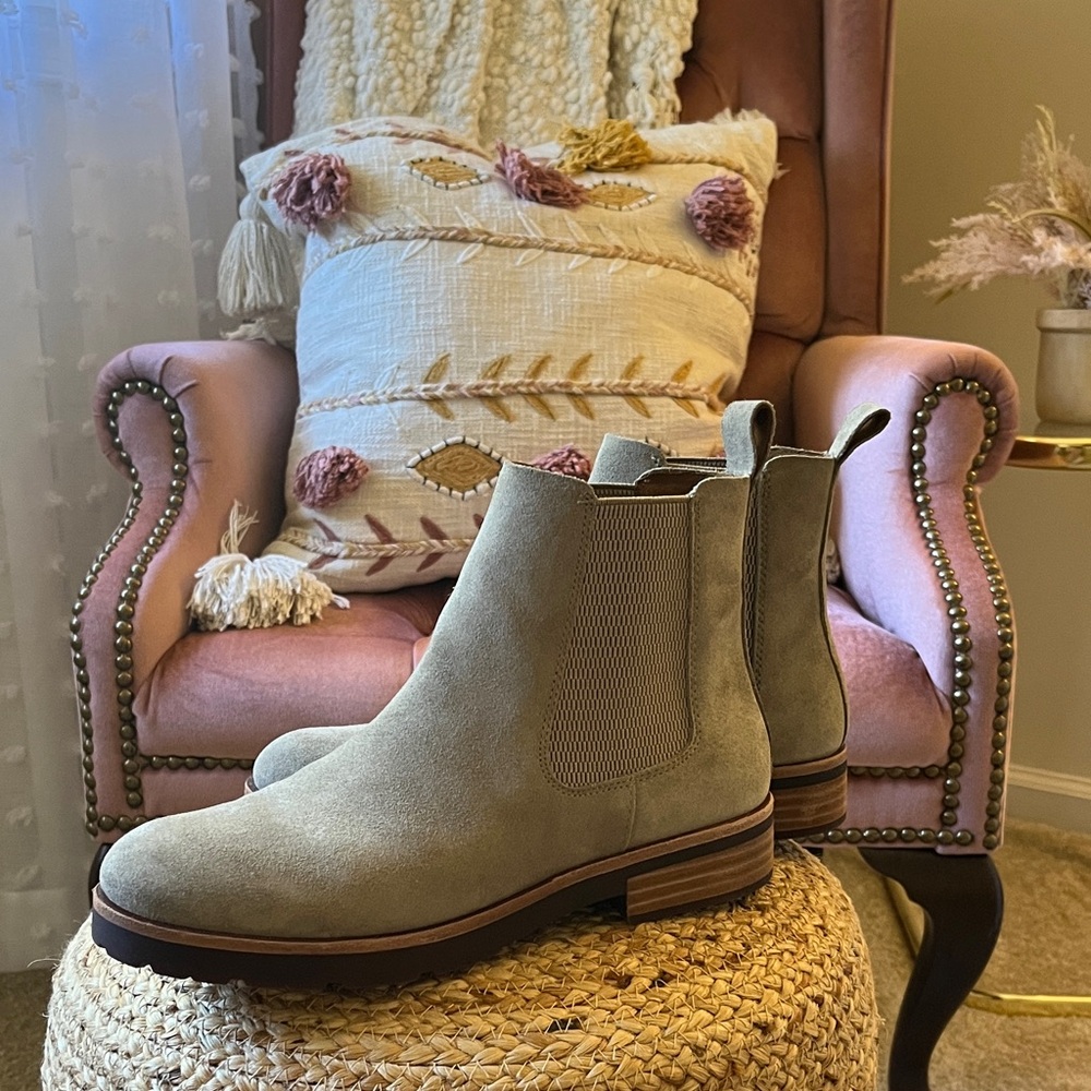 NWOT - Taupe Suede Chelsea Boots